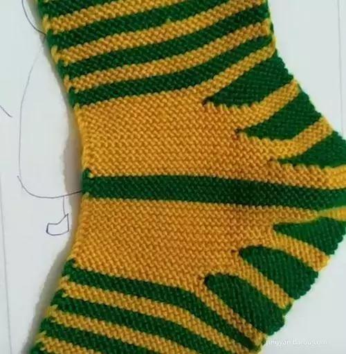 钩针毛线拖鞋编织教程图解，编织达人教大家编织手工棉鞋附简单图解