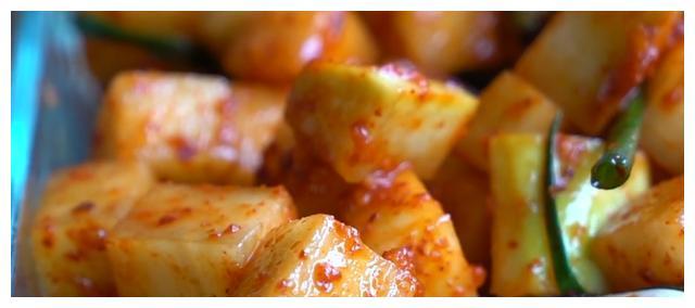 求韩国白萝卜泡菜的做法，怎样做韩国泡菜萝卜（朝鲜族这样腌泡菜）