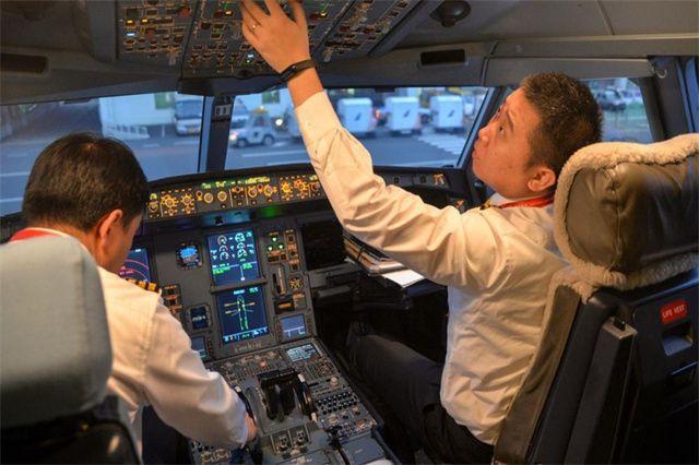 北方航空公司，中国北方航空公司（大学硕士飞机上纵火）