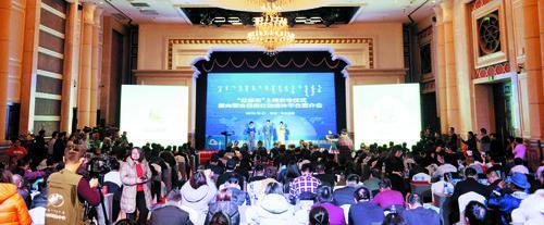 内蒙一朵云是什么意思，一朵云是啥意思（草原飘来一片云——“草原云”在呼和浩特盛装上线）