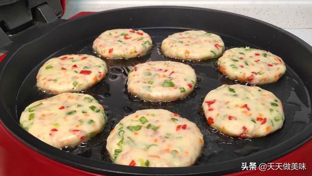 如何做家常土豆饼，怎样在家做土豆饼（教你做香酥土豆饼）