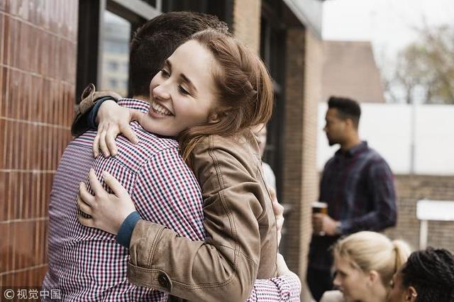 微笑表情为什么不能乱用，微笑表情为什么吓人（别再用“微笑”这个表情了）