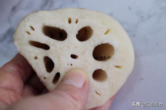 怎么区分粉藕和脆藕，七孔藕和九孔藕哪个粉（粉藕和脆藕如何区分）