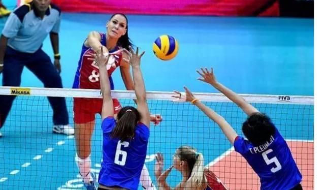 排球基本技术传球，如何在排球场上显得很厉害