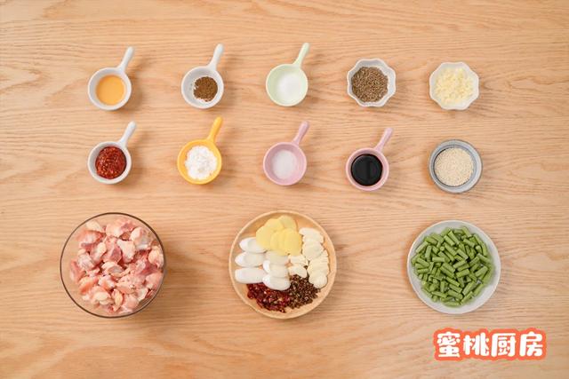 掌中宝是鸡的哪个部位图解，掌中宝是鸡的哪个部位（鸡身上的“黄金部位”）