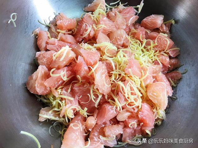 柚子茶的做法，柚子茶的功效与作用及食用方法（入冬后建议多喝蜂蜜柚子茶）