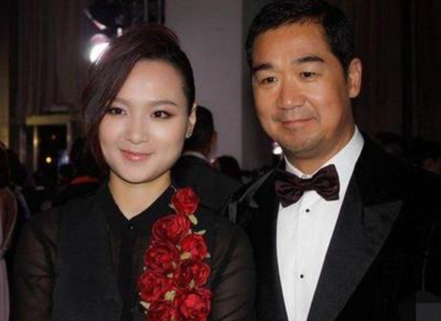 张国立有几个孩子，张国立的4个孩子（干女儿却成张国立一生骄傲）