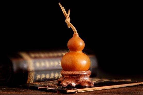 葫芦怎么盘玩包浆，把玩葫芦多久能包浆（文玩葫芦轻松盘出枣红色）