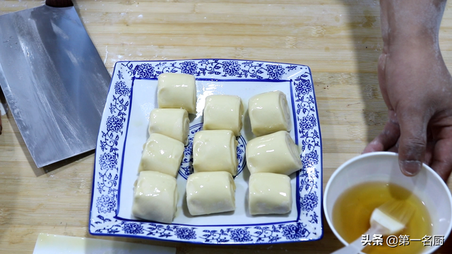 芝麻饼的家常做法，芝麻饼的做法（油酥芝麻饼这样做真好吃）