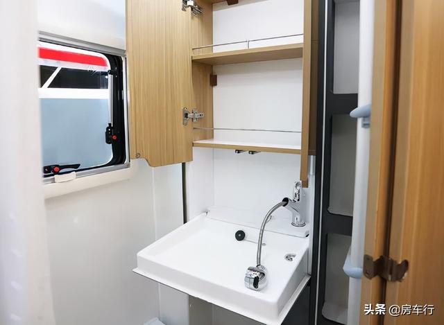 进口依维柯房车多少钱，进口依维柯房车多少钱一台（进口依维柯69.99W起）