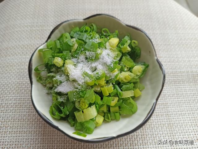 各种烙饼的做法，各种烙饼的做法大全（“末伏烙饼摊鸡蛋”）