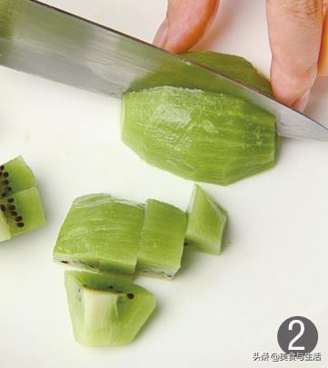 橙汁的制作方法，满杯橙汁制作方法（只用水果就可以做出漂亮的彩虹果汁）