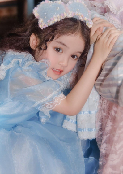 小琉璃是谁演的，琉璃小时候是谁演的（周冬雨驾驭不了“仙界美人”就算了）