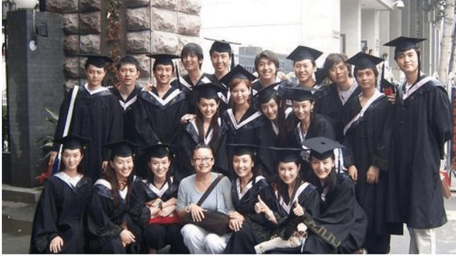 杨烁变成小包总，跌落的口碑到底是回不去了