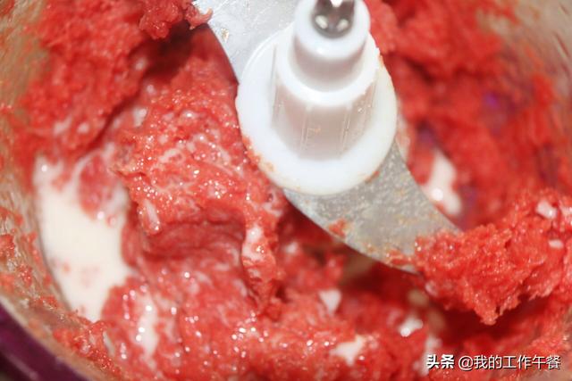 牛肉丸的制作方法，如何做出来的牛肉丸好吃（家庭版制作Q弹的牛肉丸）