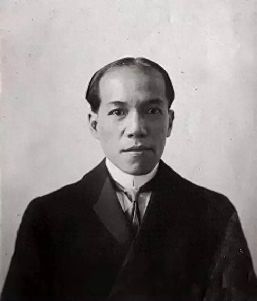 本想带孩子去拜谒一下梁启超墓，沾沾梁公的教育仙气