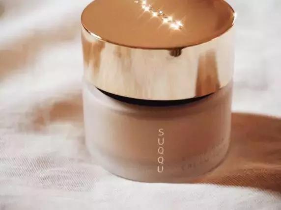 BB霜和气垫BB有什么区别，气垫bb和bb霜的区别（BB霜、气垫、粉底液、素颜霜...这些底妆区别在哪）