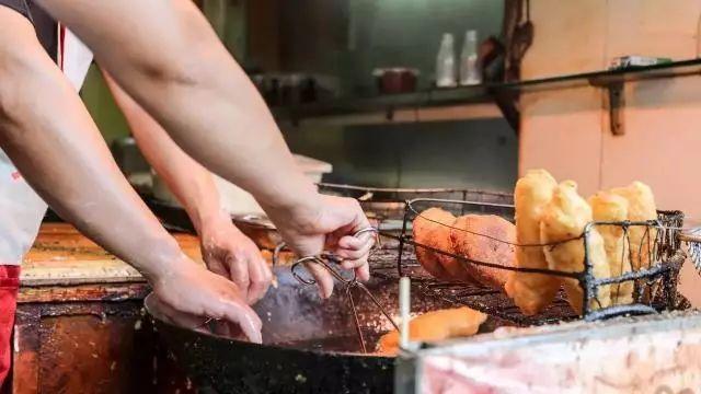 酸奶麻花能放多久 武汉粮道街酸奶大麻花哪个味道最好吃，酸奶麻花能放多久（我们翻遍了武汉的12条街）