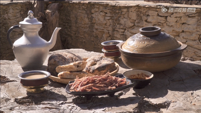 丁真老家在哪里，丁真家住哪里（丁真的老家甘孜，早该爆红了）