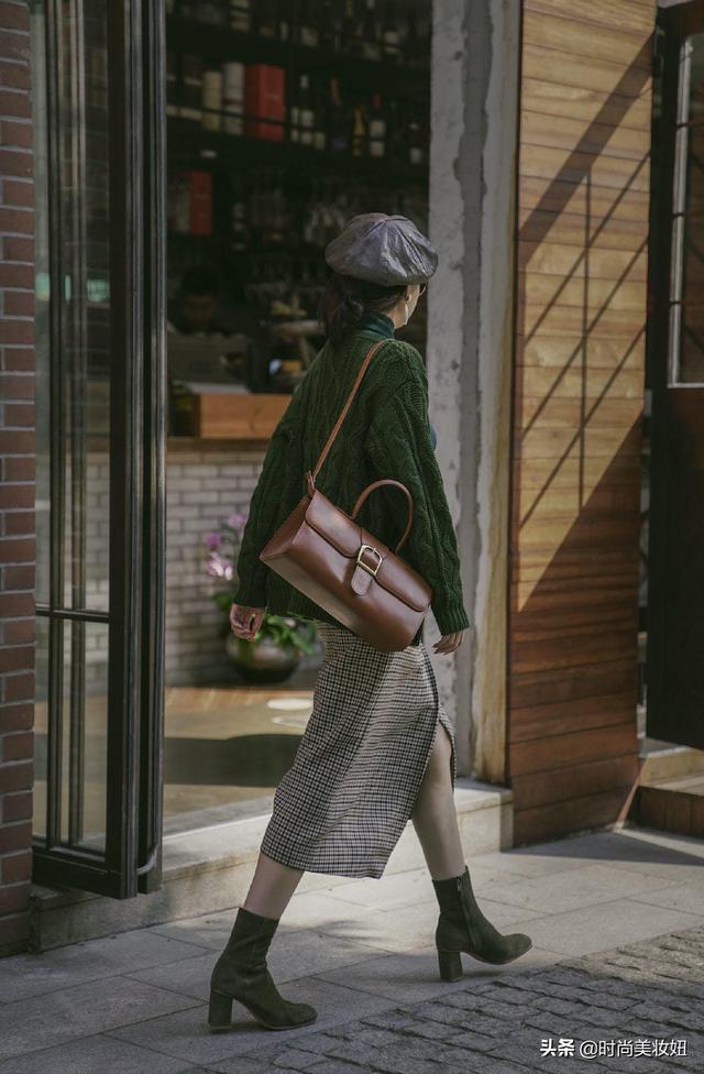 开衫毛衣怎么搭配好看，开衫毛衣里面搭配什么（学三木博主用针织开衫配毛衣）