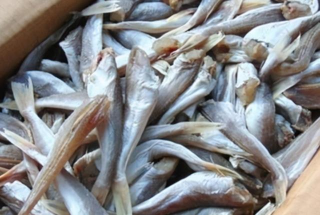 公干鱼怎么做好吃,公干鱼怎么做好吃又简单(超市1元/包的小鱼干)