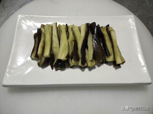 蒸酸甜茄瓜的做法，蒸茄瓜的做法大全（厨师长教你一道蒸茄子）