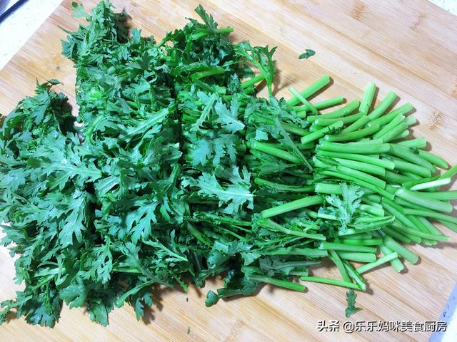 茼蒿叶子怎么吃，篱蒿菜的叶子可以吃吗（3种好吃做法要收藏）