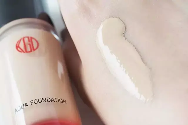 粉底液rmk是什么牌子，RMK粉底液色号（推荐10款适合春夏季的日系粉底液）