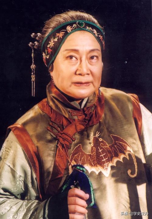 孔雀东南飞中焦仲卿的人物形象，孔雀东南飞中焦仲卿的人物形象从那几句表现出来的（乐府诗集《孔雀东南飞》人物评析）