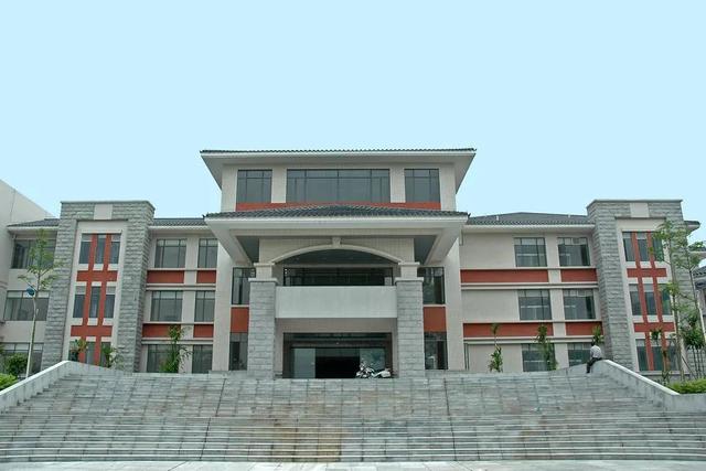 不建议报考广东外语外贸大学，2021年有没有不用通过高考就能上的大学（但实力不输部分\