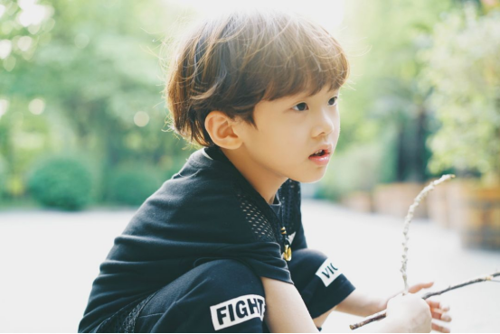 小琉璃是谁演的，琉璃小时候是谁演的（周冬雨驾驭不了“仙界美人”就算了）