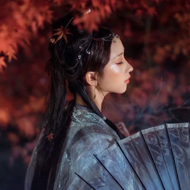 唯美意境图片女生,唯美意境图片女生背影(意境唯美古风女生头像)