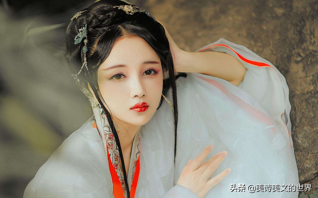 东风不与周郎便铜雀春深锁二乔，东风不与周郎便铜雀春深锁二乔的意思（铜雀春深锁二乔”何意）