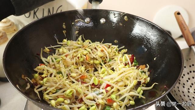 黄豆芽怎么做好吃，绿豆芽怎么做好吃（大厨分享小技巧）