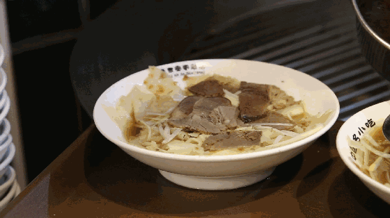 保定特色美食牛肉罩饼简介，郭德纲最爱的河北美食