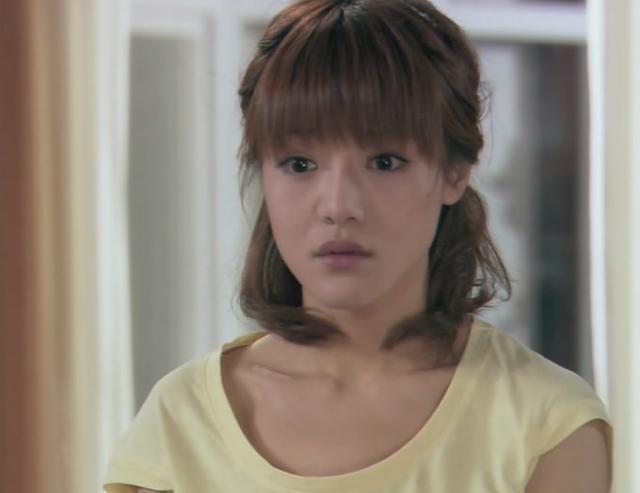 唐悠悠的扮演者，邓家佳（婚姻失败出道19年不火）