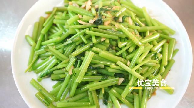 蒜泥茼蒿菜如何做，家常《蒜蓉茼蒿》的正宗做法