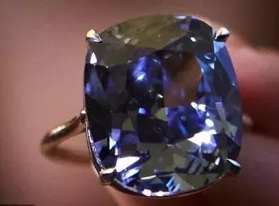 范冰冰的钻戒是多少克拉的,郭碧婷5克拉钻戒是碎钻 范冰冰的钻戒是多少克拉的,郭碧婷5克拉钻戒是碎钻