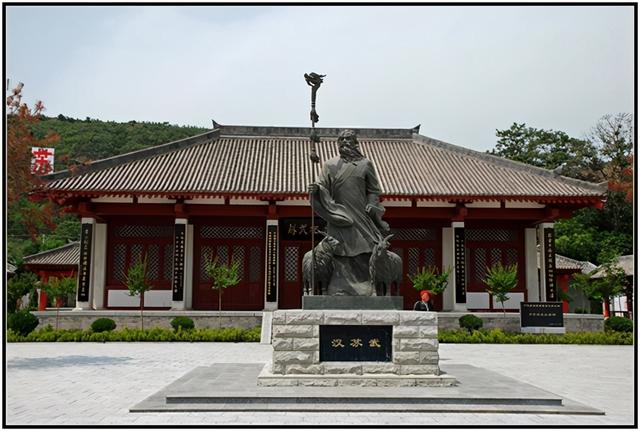 汉武帝叫什么名字，汉武帝叫什么（为何与秦始皇并称“秦皇汉武”）