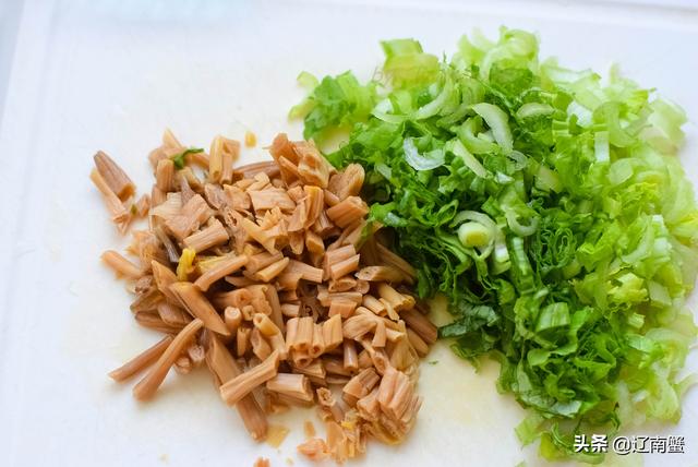 压力锅如何做青菜瘦肉粥，电压力锅瘦肉粥的做法（温暖全家人的胃）