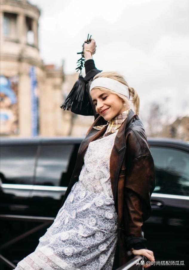 发带怎么带不会掉，发带怎么带才不会掉（这个春天学会用“发带”凹造型）