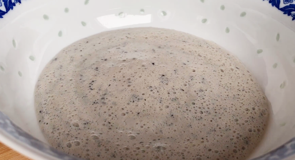 图片[3]-【黑豆蒸糕】做法步骤图 简单一做 出锅家人抢着吃-起舞食谱网