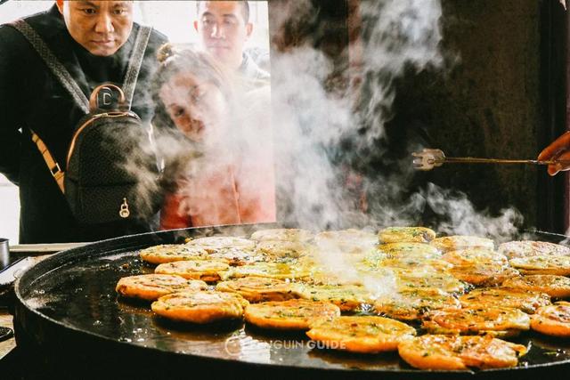 葱烧海参三种家常做法分享，葱烧海参的做法最正宗的做法（国家葱油地理：葱油）