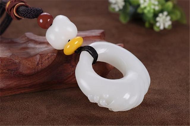 和田玉的种类有哪些，和田玉都有哪些种类（它的鉴别方法有什么）