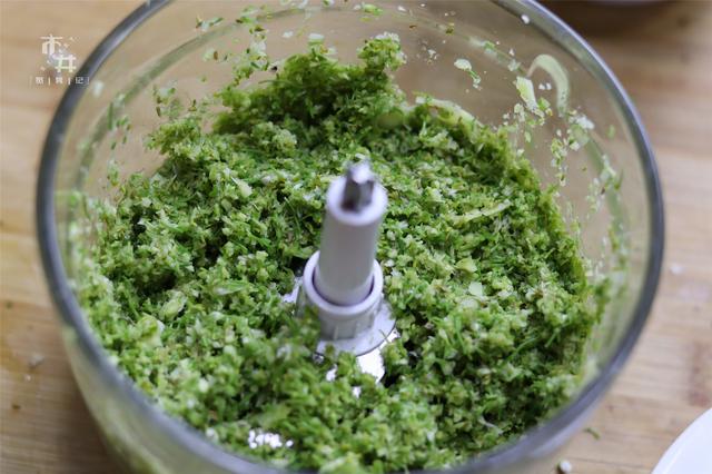 韭菜酱的做法 大家可以做一做，韭菜酱的做法（腌韭菜花酱原来这么简单）