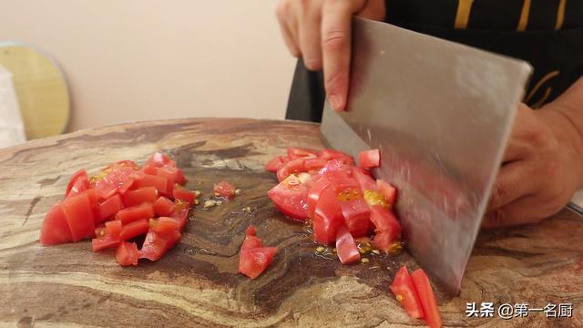 蛋浇饭做法介绍，蛋浇饭做法（这才是“西红柿鸡蛋盖浇饭”的家常做法）