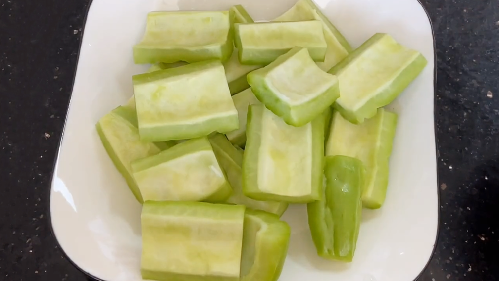 图片[3]-【苦瓜骨头汤】做法步骤图 消暑降火 夏天常吃人更轻松-起舞食谱网