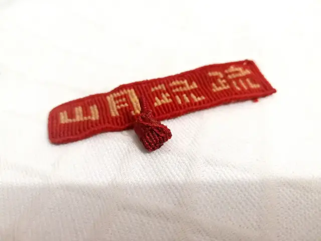 手工粽子怎么做简单又漂亮，手工五彩粽子制作方法（精致小巧的4角粽子）