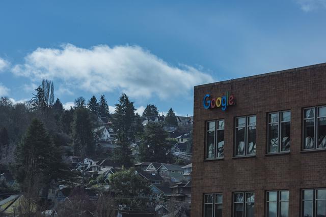 有一种奇葩的节日叫日本的裸体节，日本的这个节究...，西雅图每年都举办全裸游行