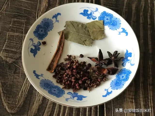 毛豆角怎么煮好吃又是绿色的，毛豆怎样煮才能又绿又好吃（豆角颜色翠绿不发黄）